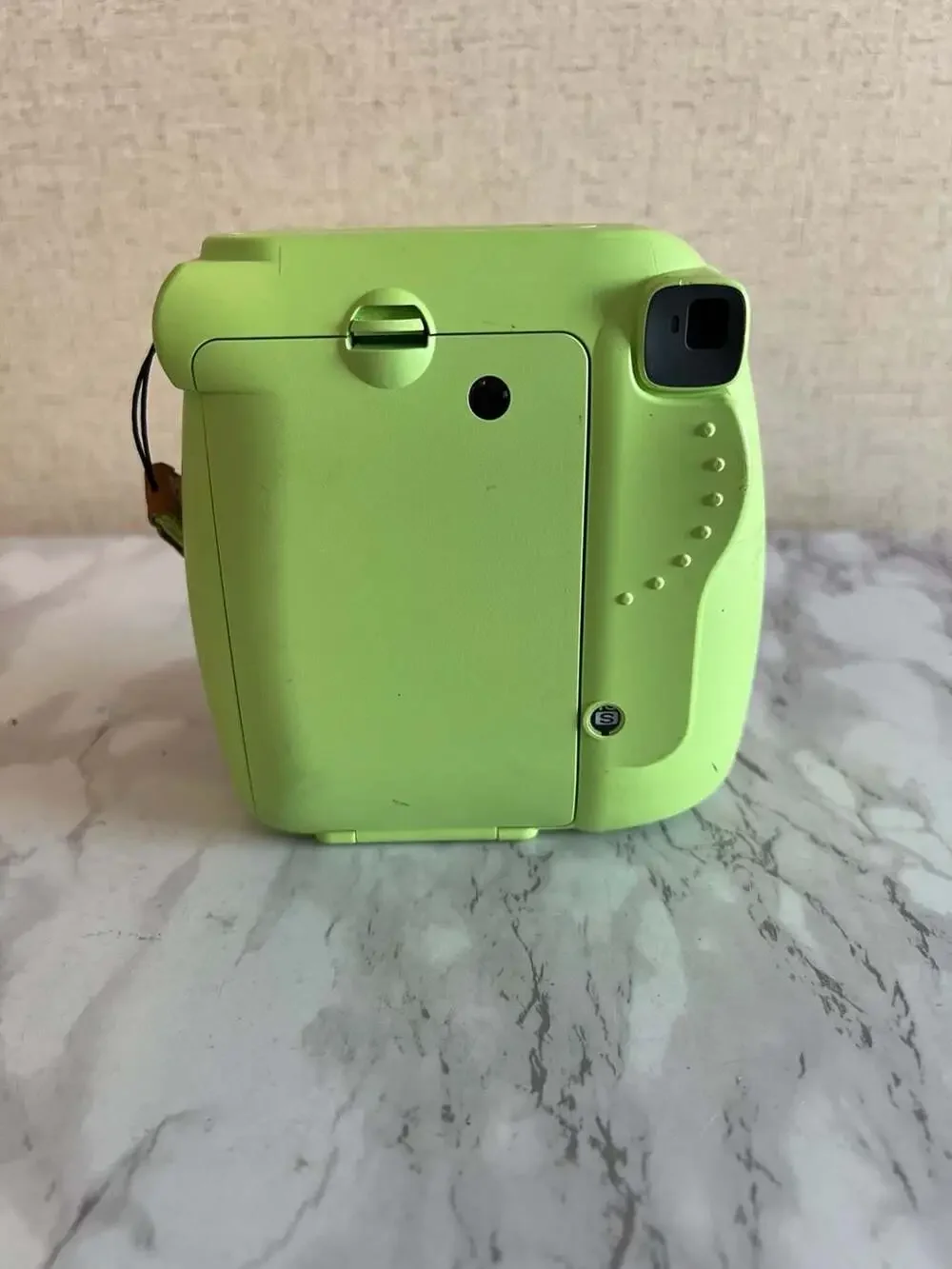 Fujifilm Instax Mini 9 Instant Film Camera in Lime Green